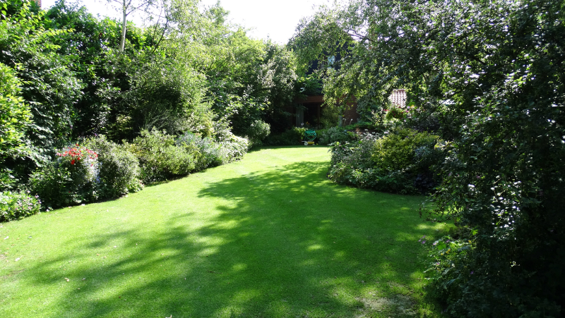 co-durham-helmingham-gardens-037