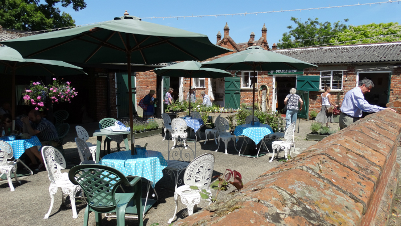 co-durham-helmingham-gardens-053