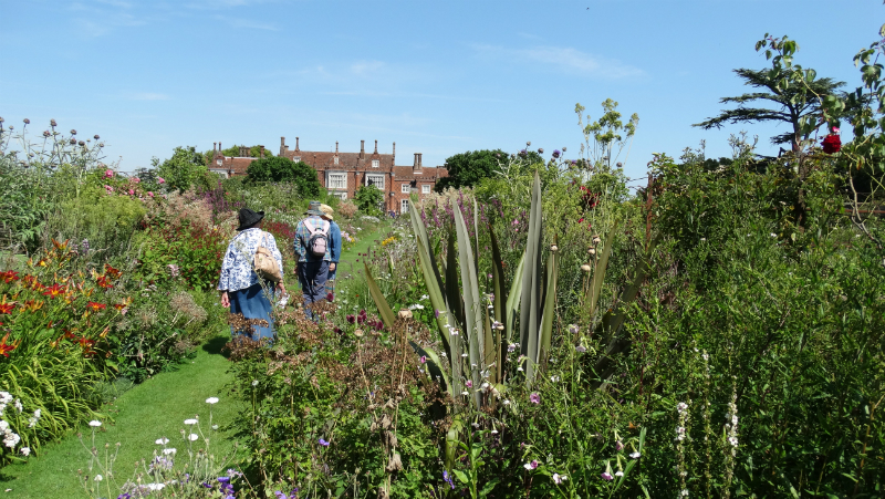 co-durham-helmingham-gardens-058