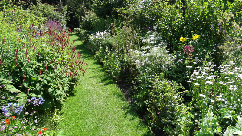 co-durham-helmingham-gardens-062