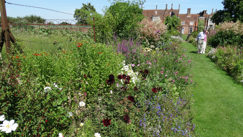 co-durham-helmingham-gardens-063